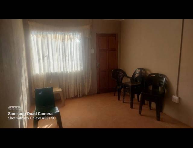 2 BEDROOM HOUSE FOR SALE IN ROSSLYN